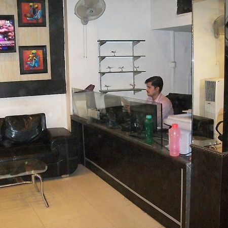 Hotel Milan Continental Delhi  Extérieur photo